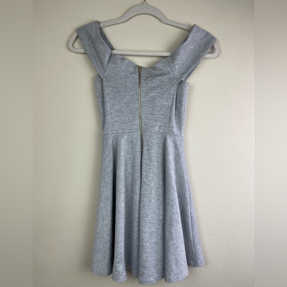 Lulu's Gray Plunge Mini Skater Dress Size Small (D1-13) - Picture 5 of 6